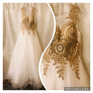 New_Anny Lee_Beautiful Pure White & Gold Gown_ Small_